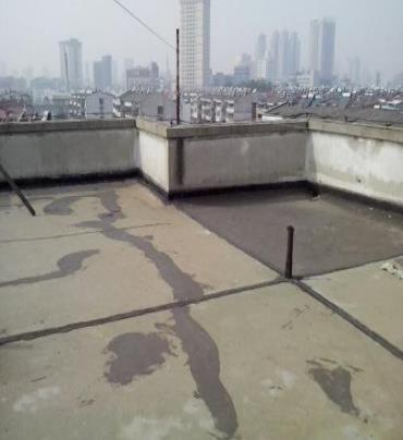 兴城漏水维修 楼顶漏水是什么原因，楼顶漏水维修方法是什么?